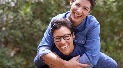 age gap lesbian relationship|How to Navigate the Challenges of Lesbian Age Gap。